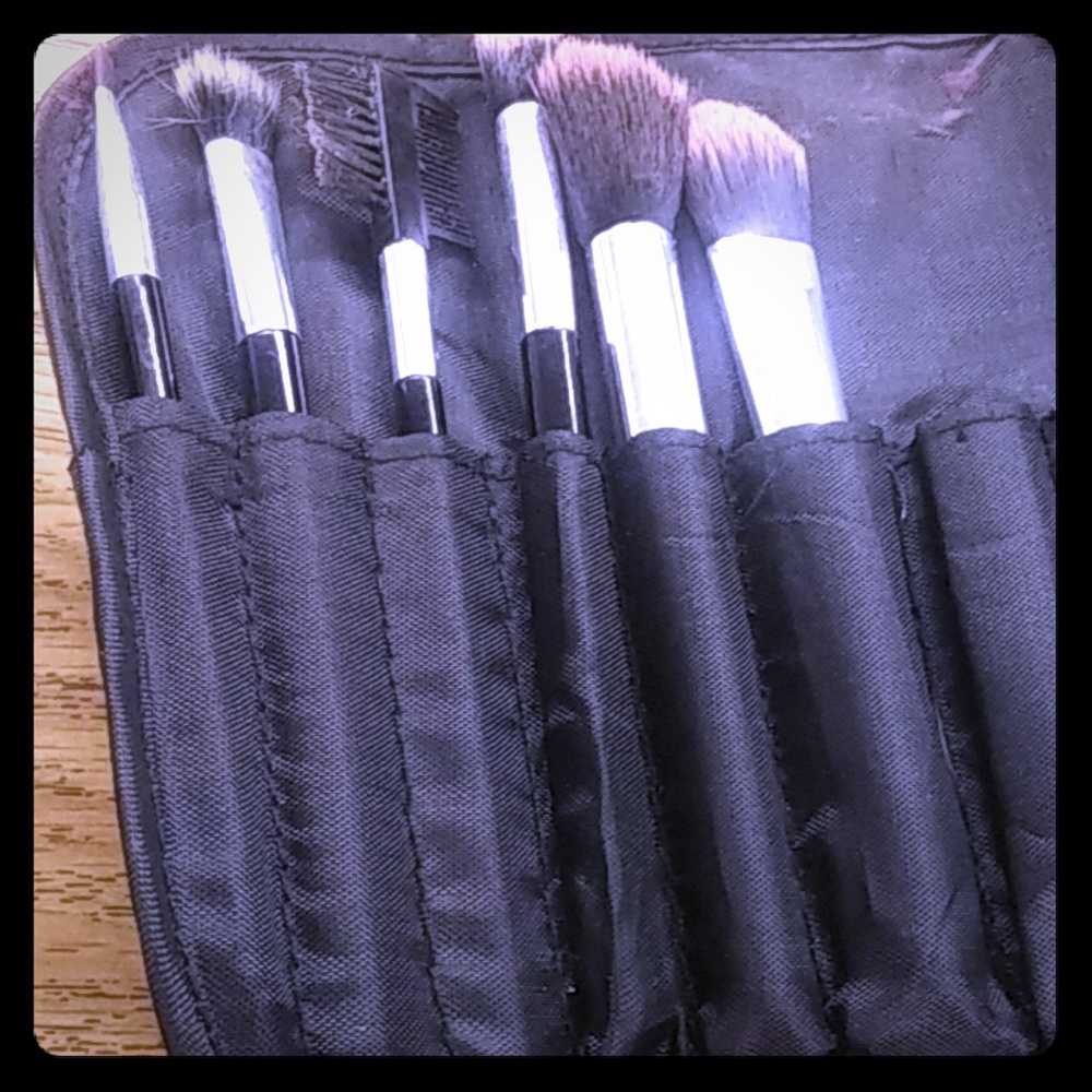 Makeup brush